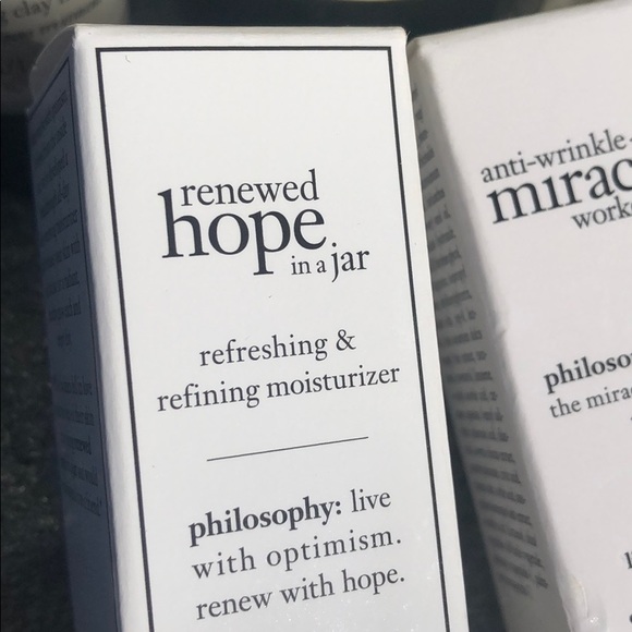 NEW PHILOSOPHY SKIN CARE BUNDLE WITH MAKEUP BAG - Picture 4 of 12